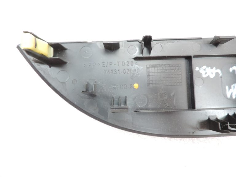 OE Toyota Corolla E21 priekšējā labā loga pacēlēja slēdzis 8481002250