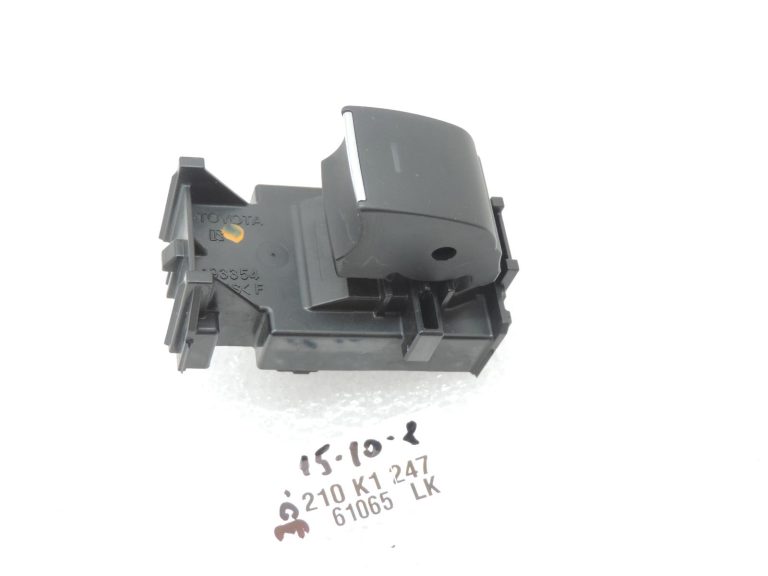 OE Toyota Corolla E21 aizmugurējo logu pacēlāju slēdzis 8481002250