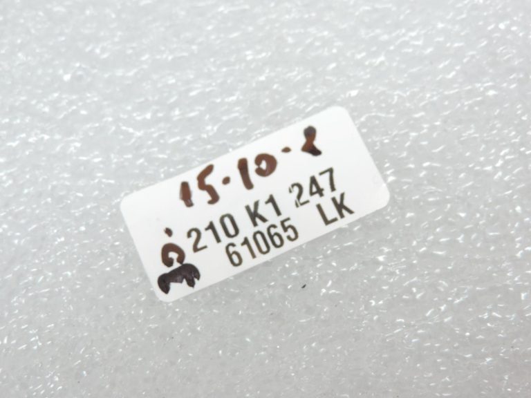 OE Toyota Corolla E21 aizmugurējo logu pacēlāju slēdzis 8481002250