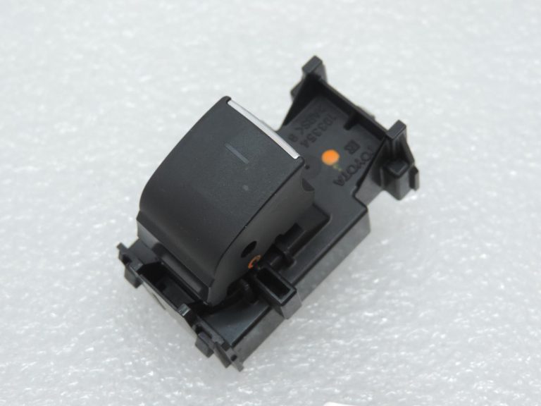 OE Toyota Corolla E21 aizmugurējo logu pacēlāju slēdzis 8481002250