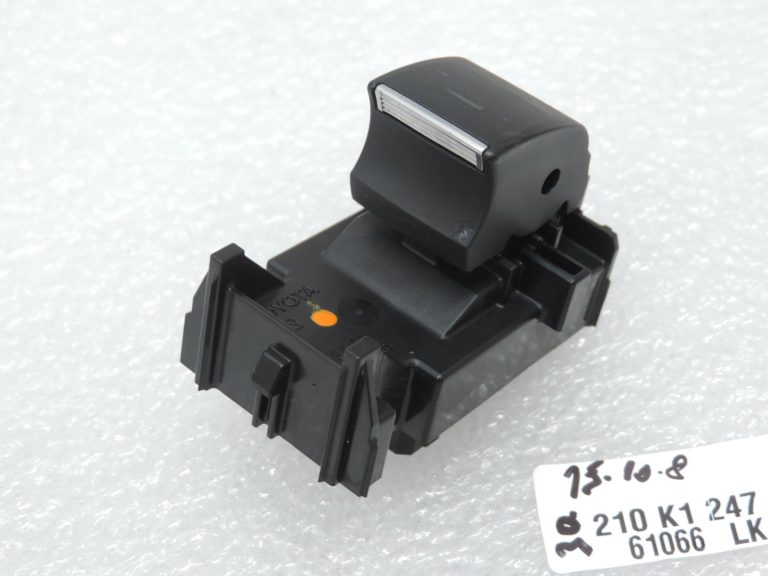 OE Toyota Corolla E21 aizmugurējo logu pacēlāju slēdzis 8481002250