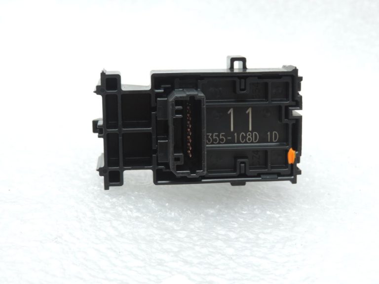 OE Toyota Corolla E21 aizmugurējo logu pacēlāju slēdzis 8481002250
