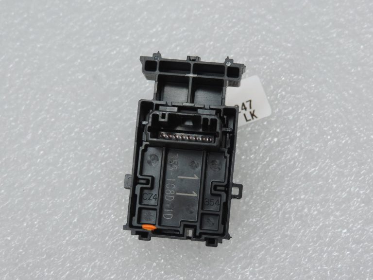 OE Toyota Corolla E21 aizmugurējo logu pacēlāju slēdzis 8481002250