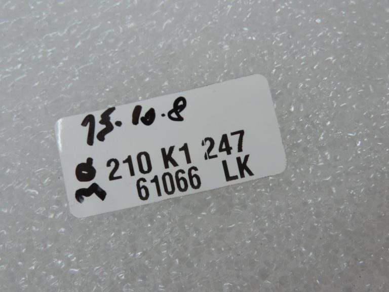 OE Toyota Corolla E21 aizmugurējo logu pacēlāju slēdzis 8481002250