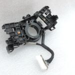 OE Toyota Corolla E21 vadu kopnes stūres kolonnas slēdža turētājs 8431902010