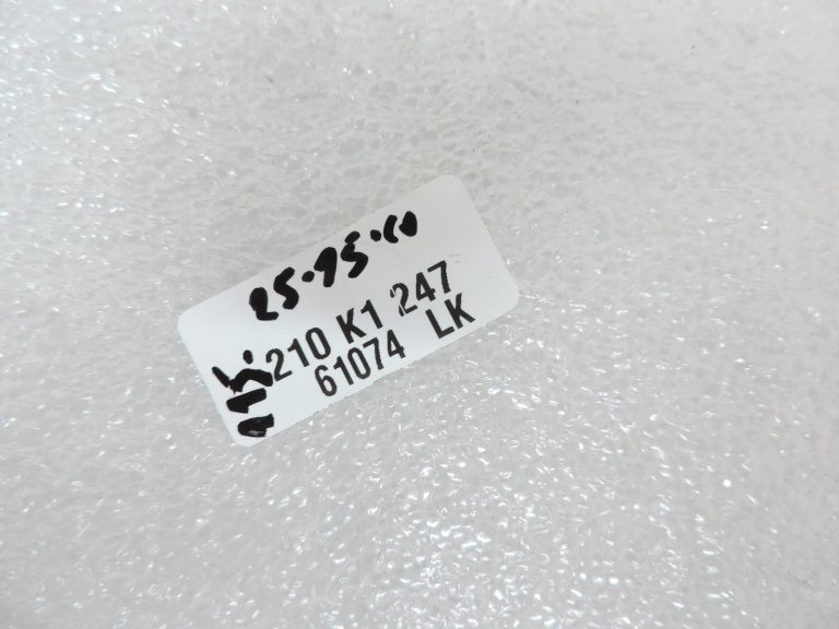 OE Toyota Corolla E21 vadu kopnes stūres kolonnas slēdža turētājs 8431902010
