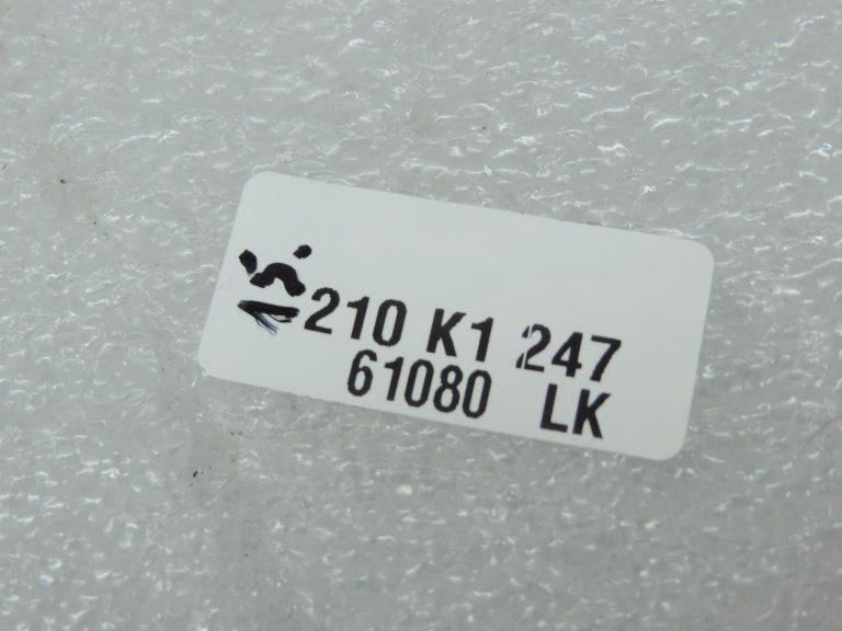 OE Toyota Corolla E21 priekšējā stikla tīrītāju sprauslu komplekts 8538112360