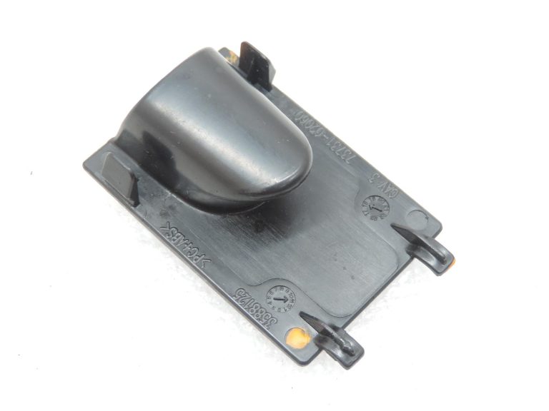 OE Toyota Corolla E21 Isofix stiprinājuma uzgalis 7373102060C0