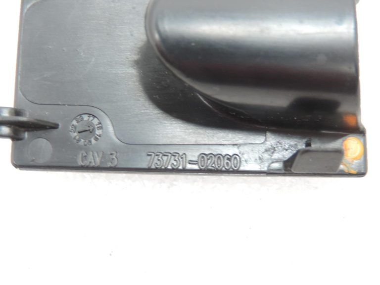 OE Toyota Corolla E21 Isofix stiprinājuma uzgalis 7373102060C0