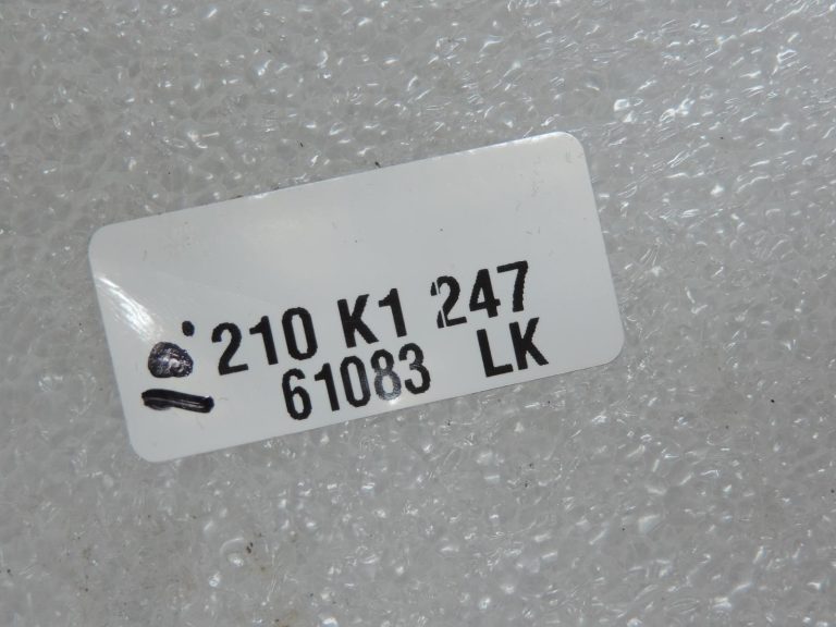 OE Toyota Corolla E21 Isofix stiprinājuma uzgalis 7373102060C0