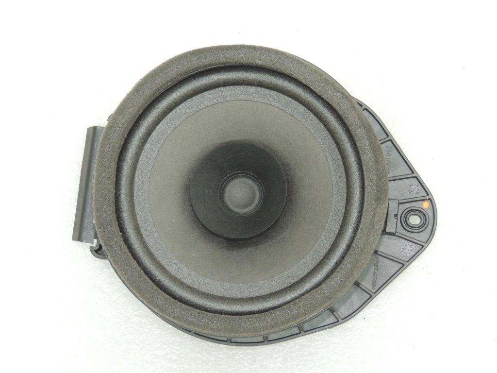 Opel Zafira C Tourer aizmugurējo durvju skaļruņi Infinity UQA 20906258 OE