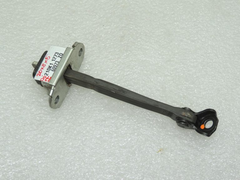 Toyota Corolla E210 durvju fiksators, aizmugurējās durvis, 6863002340, 6863002440, OE