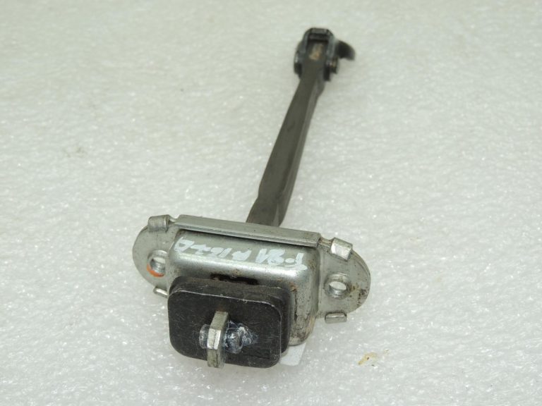Toyota Corolla E210 durvju fiksators, aizmugurējās durvis, 6863002340, 6863002440, OE
