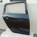 Opel Zafira C Tourer aizmugurējā labā durvī, melna, GAR 13355183, oriģinālā