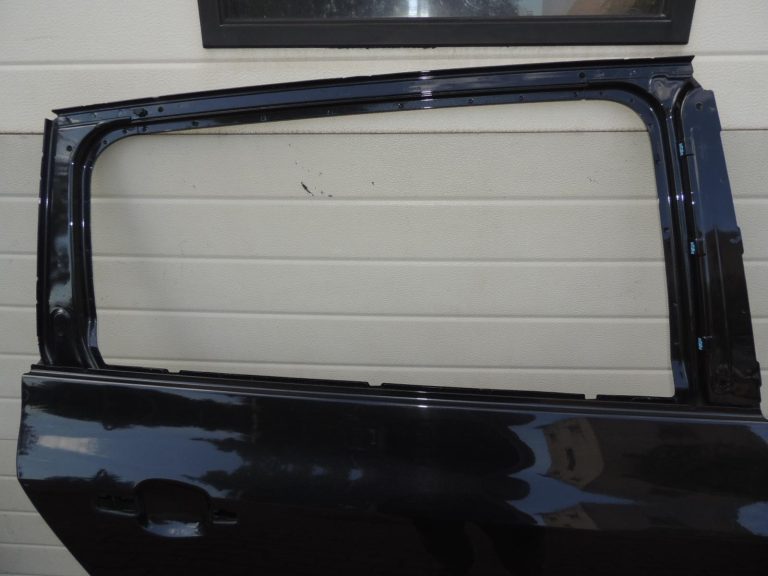 Opel Zafira C Tourer aizmugurējā labā durvī, melna, GAR 13355183, oriģinālā