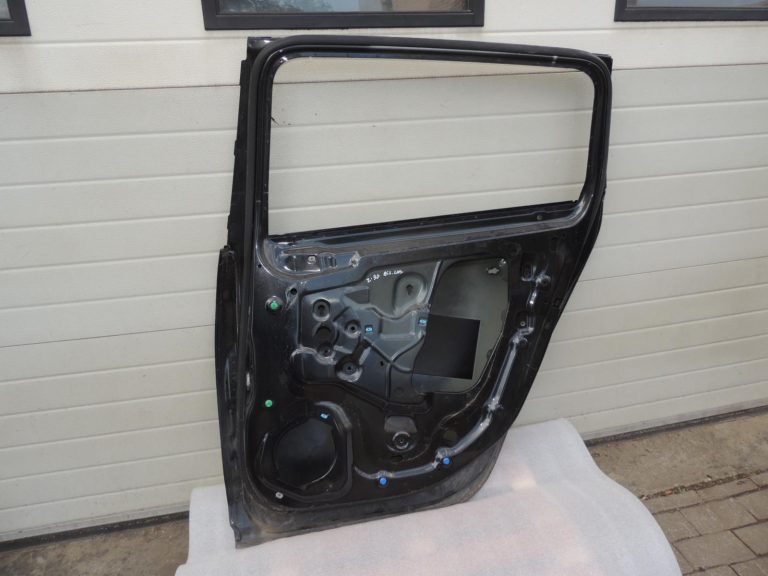 Opel Zafira C Tourer aizmugurējā labā durvī, melna, GAR 13355183, oriģinālā