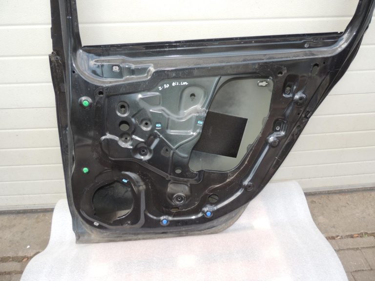 Opel Zafira C Tourer aizmugurējā labā durvī, melna, GAR 13355183, oriģinālā