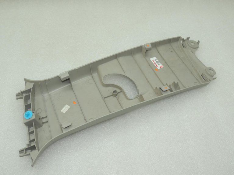 „Toyota Yaris IV“ B-staba apdare, augšējā labā puse, pelēka, 62411K0020B0, oriģināla OE detaļa