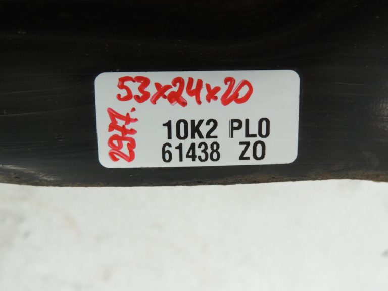 Toyota Corolla E210 aizmugurējā labā puse garenvirziena svira, komplekts 48760F4010 4871702060 OE