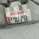 „Toyota Corolla E210“ durvju eņģu komplekts – aizmugurē, pa kreisi, augšā un apakšā, 1J6, sudraba krāsā