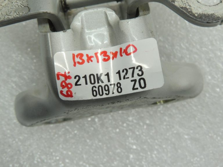 „Toyota Corolla E210“ durvju eņģu komplekts – aizmugurē, pa kreisi, augšā un apakšā, 1J6, sudraba krāsā