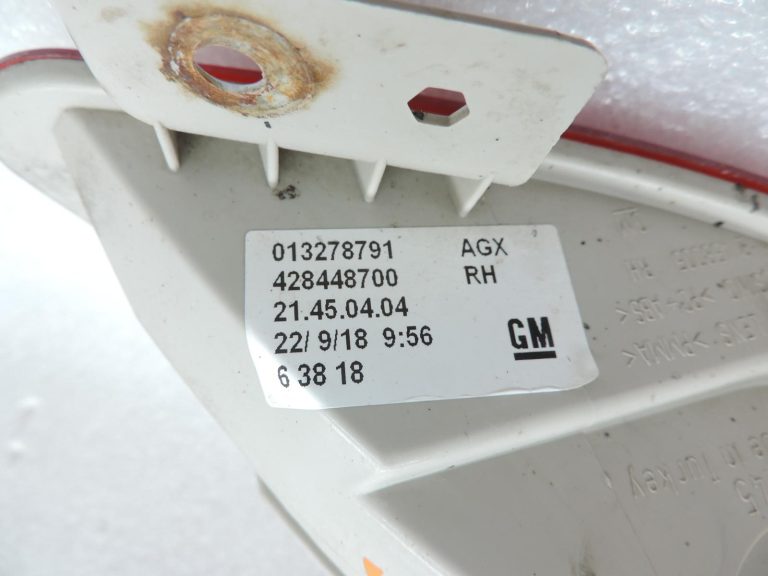 OE Opel Zafira C aizmugurējais miglas lukturis, bampera atstarotājs 13278791