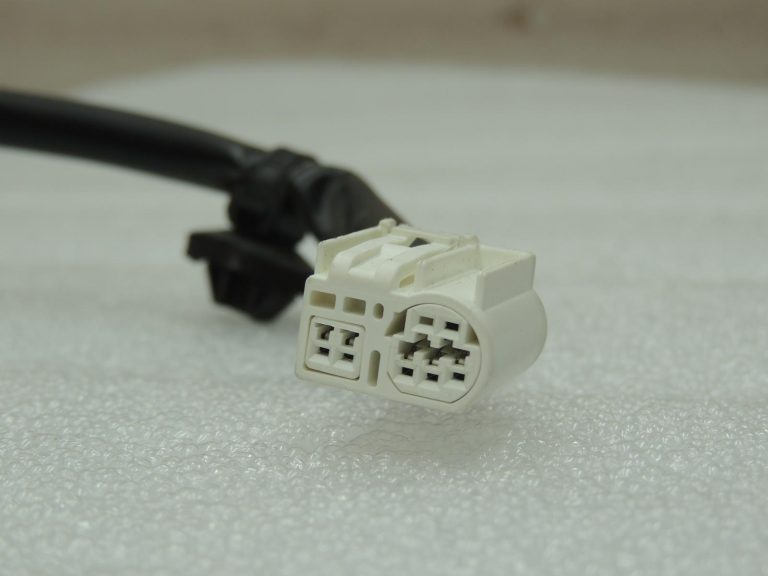 Toyota Yaris IV kreisais ārējais spogulis 1G3 pelēkā metāla krāsā 87940K0030 oriģināls OE