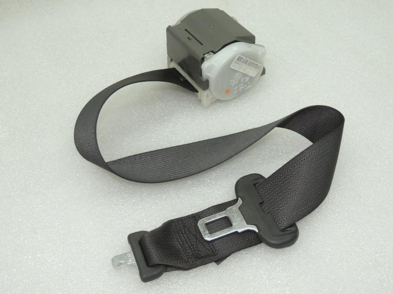 Toyota Yaris IV aizmugurējā vidējā drošības josta 73350K0010C0 oriģinālā OE