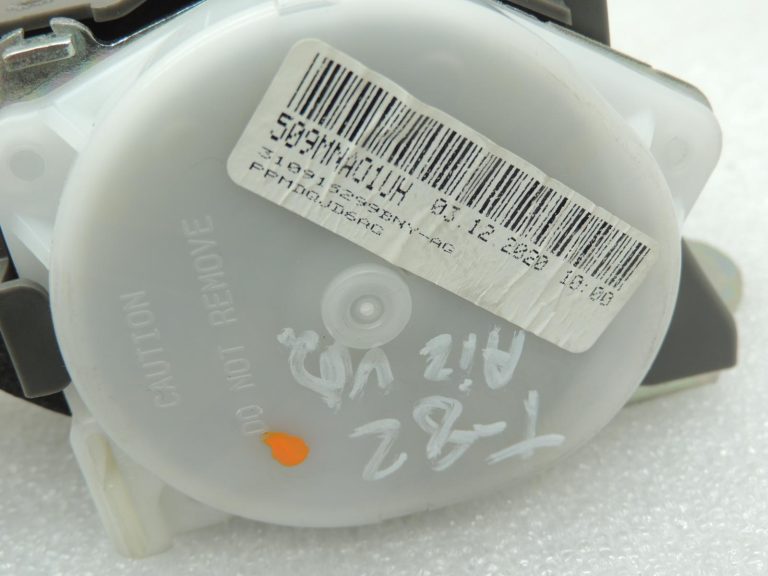 Toyota Yaris IV aizmugurējā vidējā drošības josta 73350K0010C0 oriģinālā OE