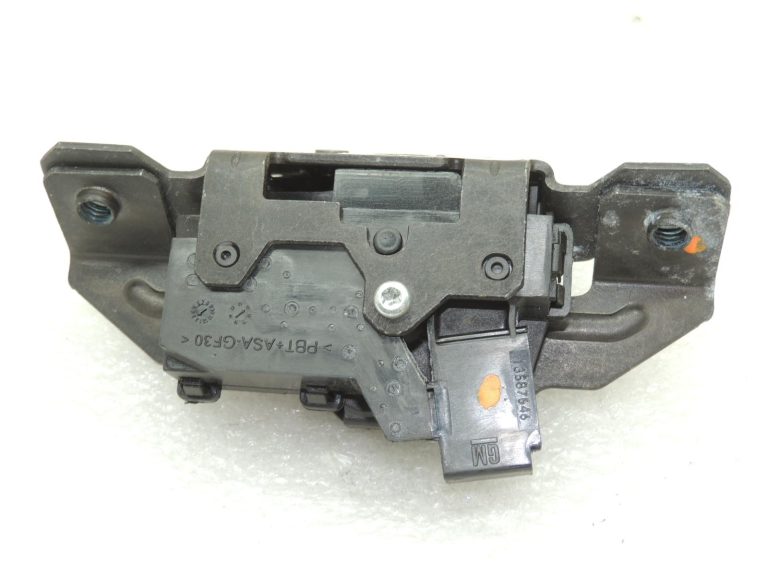 Opel Zafira C Tourer bagāžnieka durvju slēdzene 13587646 13509599 OE