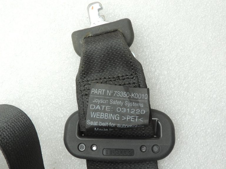 Toyota Yaris IV aizmugurējā vidējā drošības josta 73350K0010C0 oriģinālā OE