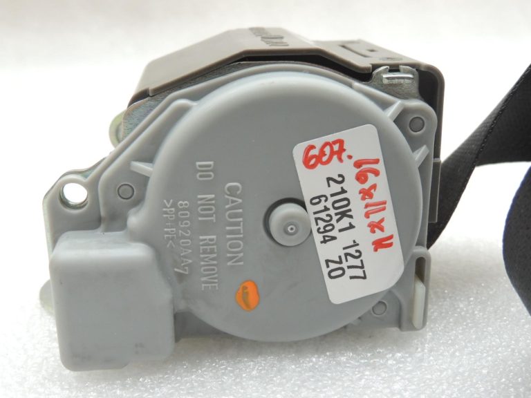Toyota Yaris IV aizmugurējā vidējā drošības josta 73350K0010C0 oriģinālā OE