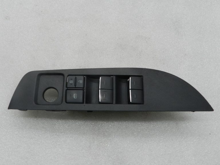 Toyota Corolla E210 oriģinālais priekšējā kreisā loga pacēlāja slēdzis 8404002160