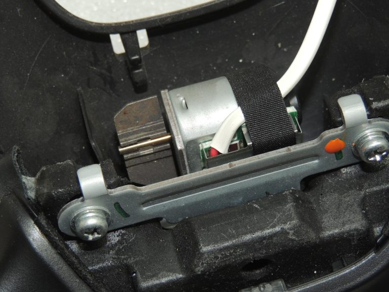 „Toyota Yaris IV“ ādas stūre „Vibro“ bez pogām, melna, 45100K0140C1, oriģinālā detaļa