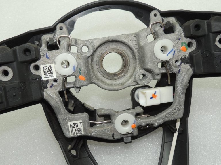 „Toyota Yaris IV“ ādas stūre „Vibro“ bez pogām, melna, 45100K0140C1, oriģinālā detaļa