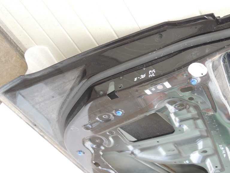Opel Zafira C Tourer priekšējā kreisā durvju puse (vadītāja puse) GAR 13355178 OE