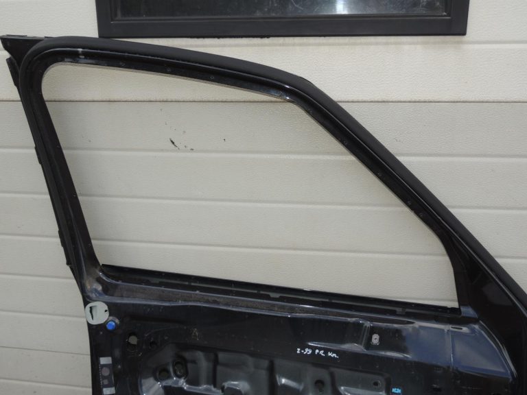 Opel Zafira C Tourer priekšējā kreisā durvju puse (vadītāja puse) GAR 13355178 OE