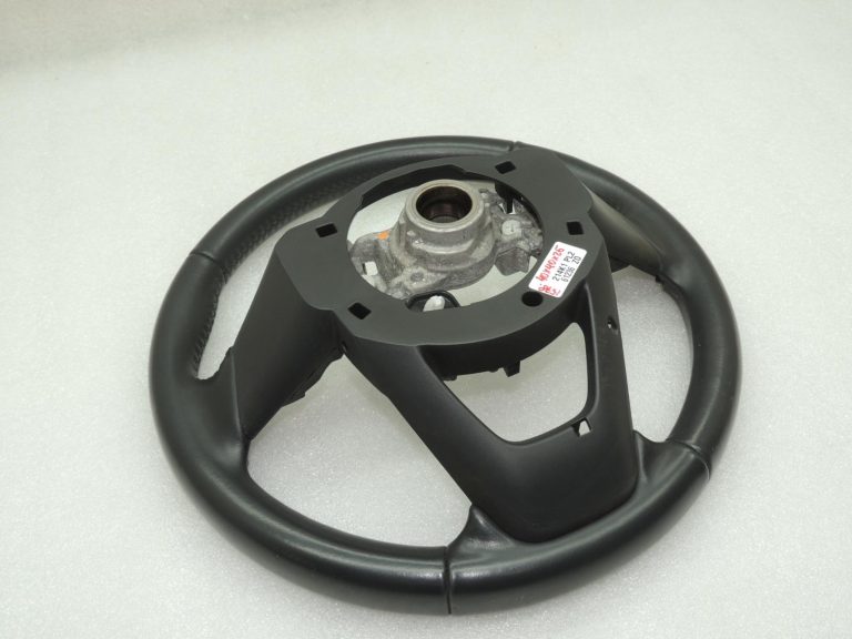 „Toyota Yaris IV“ ādas stūre „Vibro“ bez pogām, melna, 45100K0140C1, oriģinālā detaļa
