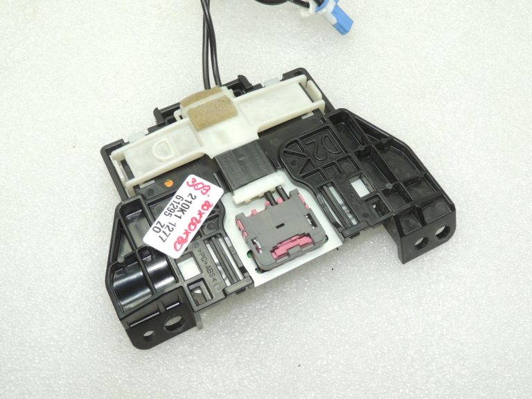 „Toyota Yaris IV“ GPS antenas, navigācijas turētāja un kabeļu komplekts 868800D040 86862K0010 OE