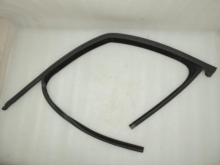 Opel Zafira C Tourer durvju blīvējums loga nišā, priekšā pa kreisi 13259968 OE