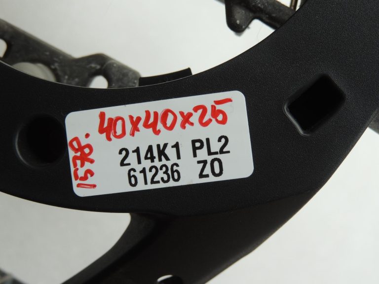 „Toyota Yaris IV“ ādas stūre „Vibro“ bez pogām, melna, 45100K0140C1, oriģinālā detaļa