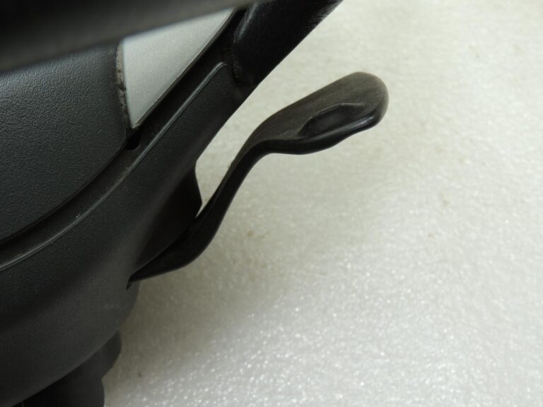 Smart Fortwo 450 Roadster 452 sporta stūre ar ādas apdari un pārnesumu pārslēgšanas svirām Q0008772V004C72W00
