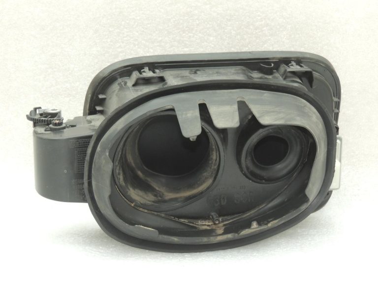 BMW G30 520d degvielas tvertnes uzmavas korpusa eņģes servodzinējs AdBlue 51177391833