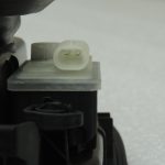 BMW G30 520d degvielas tvertnes uzmavas korpusa eņģes servodzinējs AdBlue 51177391833