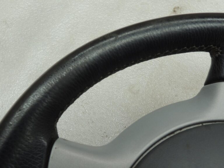 Smart Fortwo 450 Roadster 452 sporta stūre ar ādas apdari un pārnesumu pārslēgšanas svirām Q0008772V004C72W00
