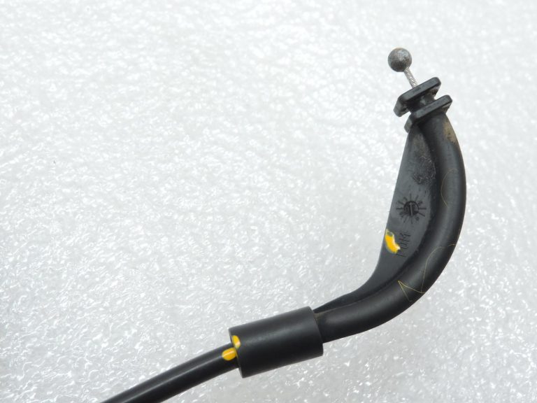 „Smart ForTwo“ W450 durvju roktura trose (Bowdena trose) – kreisā vai labā puse MCC1973V004
