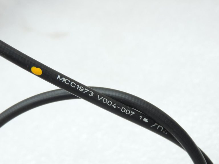 „Smart ForTwo“ W450 durvju roktura trose (Bowdena trose) – kreisā vai labā puse MCC1973V004