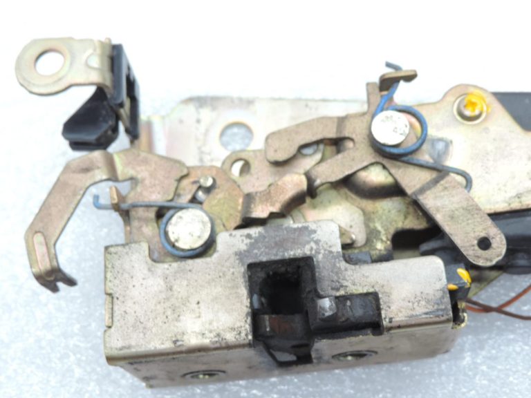 OE Smart ForTwo W450 priekšējā kreisā durvju slēdzene 0002855V008