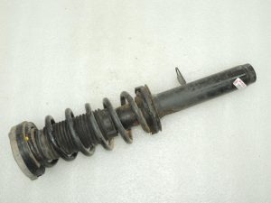 BMW G30 G31 priekšējais labais amortizators, atsperes 31316866608 6866608 OE