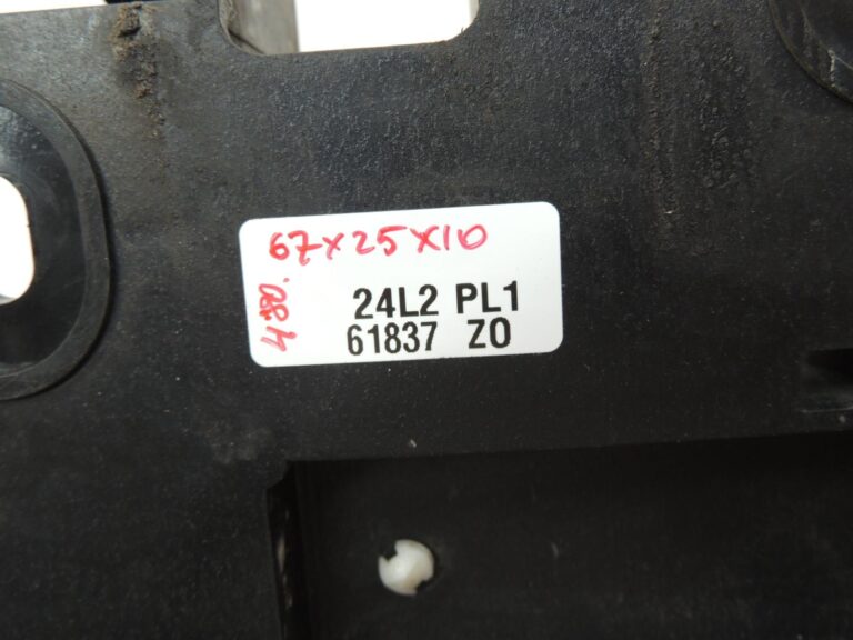 Smart Fortwo 450 turētājs priekšējais labais spārns, buferis Q0000916V016000000 OE